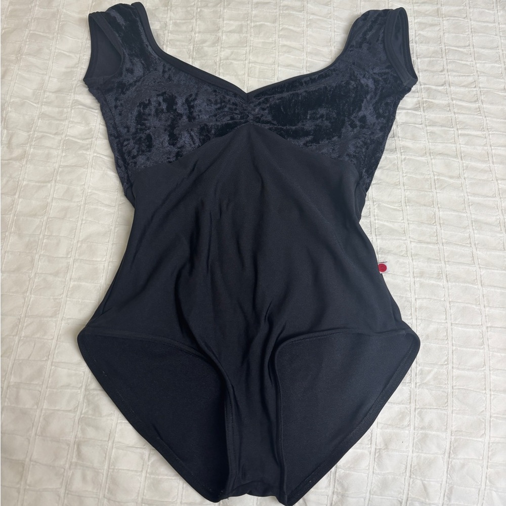 Black yumiko ellie with half velvet